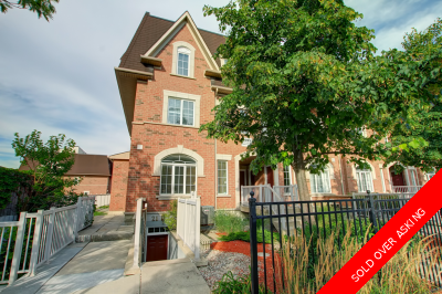 Cooksville Apartment for sale: High Park Village 1 bedroom 699 sq.ft. (Listed 2018-09-07)